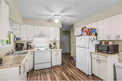 2427 N Patterson Avenue, Winston-Salem, NC 27105 - Photo 11