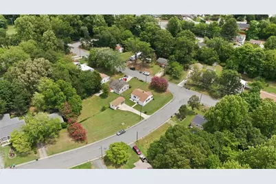 2010 Edgewood Drive, High Point, NC 27262 - Photo 3