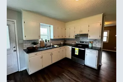 401 Martin Luther King Drive, Thomasville, NC 27360 - Photo 3