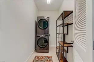 201 N Elm St, Greensboro, NC 27401 - Photo 17