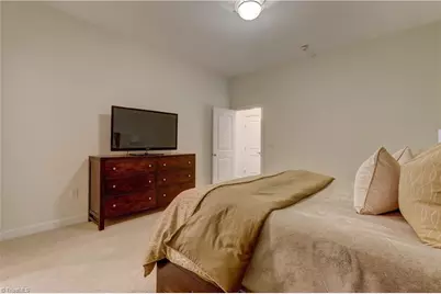 201 N Elm Street #507, Greensboro, NC 27401 - Photo 17