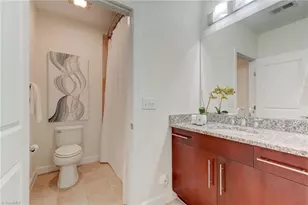 201 N Elm St, Greensboro, NC 27401 - Photo 21