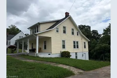 911 I Street, North Wilkesboro, NC 28659 - Photo 1