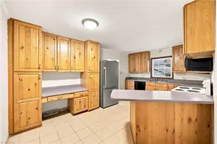 719 Greenwood Dr, Burlington, NC 27217 - Photo 5