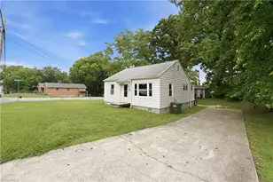 1616 Guyer St, High Point, NC 27265 - Photo 3