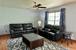 206 Larkspur Ln, Thomasville, NC 27360 - Photo 3