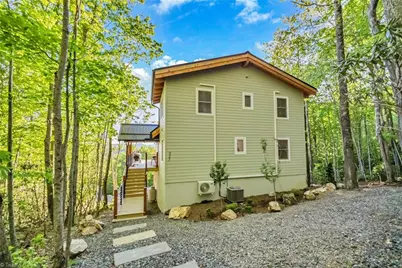 925 Red Sleigh Way, Fleetwood, NC 28626 - Photo 3