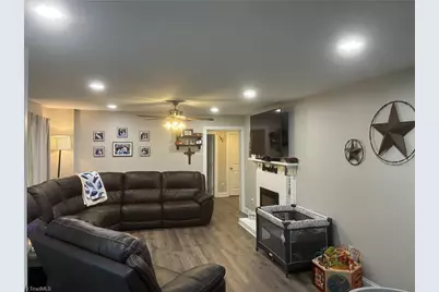 417 S Main Street, Dobson, NC 27017 - Photo 3