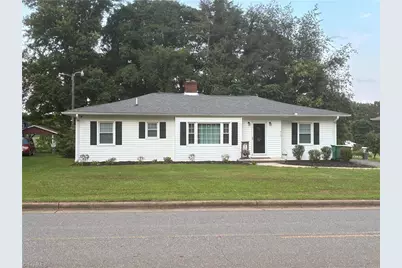 417 S Main Street, Dobson, NC 27017 - Photo 3