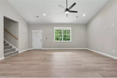 125 City Line Drive, Thomasville, NC 27360 - Photo 3