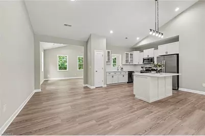 125 City Line Drive, Thomasville, NC 27360 - Photo 5