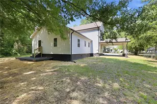 1108 Hawthorne Ln, Burlington, NC 27215 - Photo 5