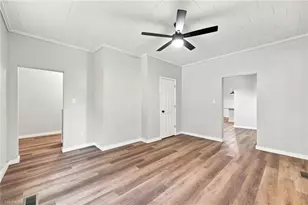 1108 Hawthorne Ln, Burlington, NC 27215 - Photo 9