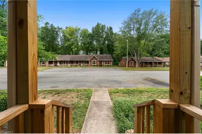 524 Rock Cliff Court, Winston-Salem, NC 27104 - Photo 5