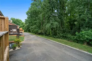 524 Rock Cliff Ct, Winston-Salem, NC 27104 - Photo 7