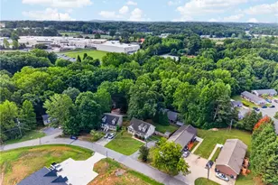 1045 Robbins St, Asheboro, NC 27203 - Photo 3