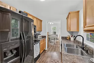 1045 Robbins St, Asheboro, NC 27203 - Photo 9