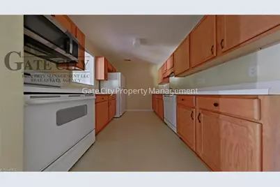 905 Hanahan Court #B, Greensboro, NC 27409 - Photo 3