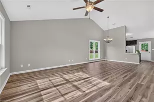 1575 Farningham Ln, Burlington, NC 27215 - Photo 7