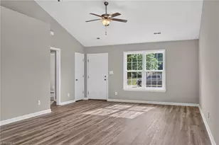 1575 Farningham Ln, Burlington, NC 27215 - Photo 5