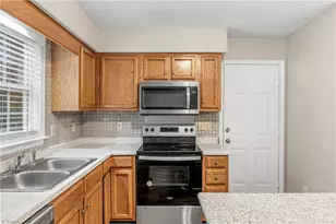 2320 Meadow Gate Dr, Greensboro, NC 27455 - Photo 15