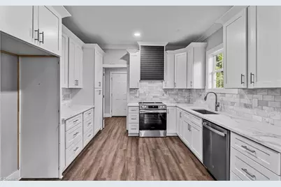 805 Bennett Street, Greensboro, NC 27406 - Photo 9