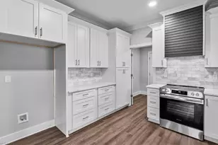 805 Bennett St, Greensboro, NC 27406 - Photo 13