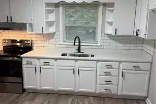 2116 Larkspur Dr, Greensboro, NC 27405 - Photo 11