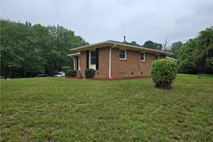 2116 Larkspur Dr, Greensboro, NC 27405 - Photo 3