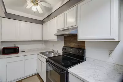 2829 N Ohenry Boulevard #A, Greensboro, NC 27405 - Photo 9