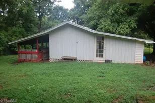 156 S Snider St, Denton, NC 27239 - Photo 25