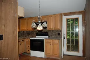 156 S Snider St, Denton, NC 27239 - Photo 29