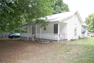 156 S Snider St, Denton, NC 27239 - Photo 3