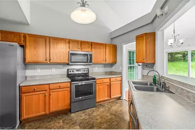 155 Monroe Street, Winston-Salem, NC 27104 - Photo 9
