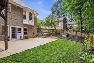 5009 Meadow Hill Ct, Winston-Salem, NC 27106 - Photo 9