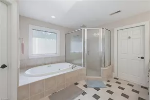 4 Willow Oak Ct, Greensboro, NC 27408 - Photo 25