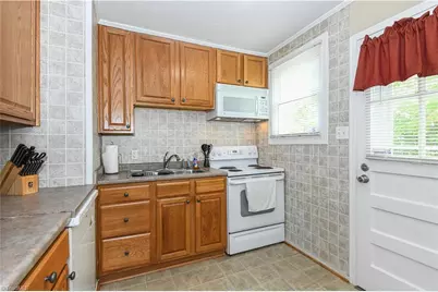 514 Overlook Street, Greensboro, NC 27403 - Photo 5