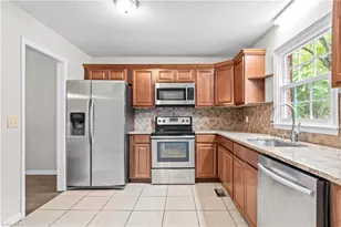 2664 St John's Pl, Winston-Salem, NC 27106 - Photo 3