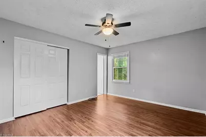 2004 Cottage Place, Greensboro, NC 27455 - Photo 19