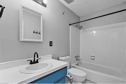 2004 Cottage Place, Greensboro, NC 27455 - Photo 27