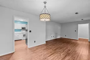 2004 Cottage Pl, Greensboro, NC 27455 - Photo 9