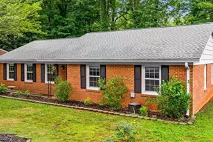 2004 Cottage Pl, Greensboro, NC 27455 - Photo 3