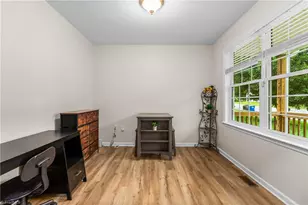 2529 Fiddlers Glenn Dr, Winston-Salem, NC 27127 - Photo 3