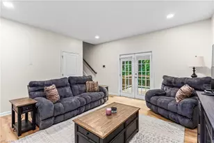 2529 Fiddlers Glenn Dr, Winston-Salem, NC 27127 - Photo 7