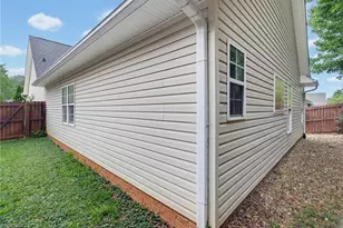 5917 Kenville Green Cir, Kernersville, NC 27284 - Photo 29
