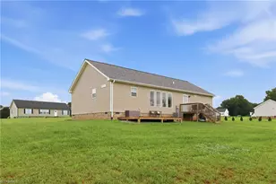 1046 Herberts Dr, Yadkinville, NC 27055 - Photo 33