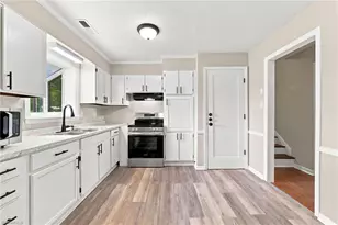 2404 Dulaire Rd, Greensboro, NC 27407 - Photo 11