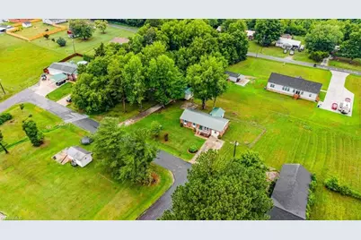 545 Maplewood Circle, Liberty, NC 27298 - Photo 3