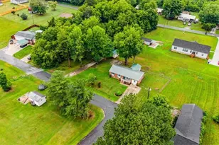 545 Maplewood Cir, Liberty, NC 27298 - Photo 3