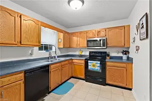 555 Brown Stone Ct, Kernersville, NC 27284 - Photo 7